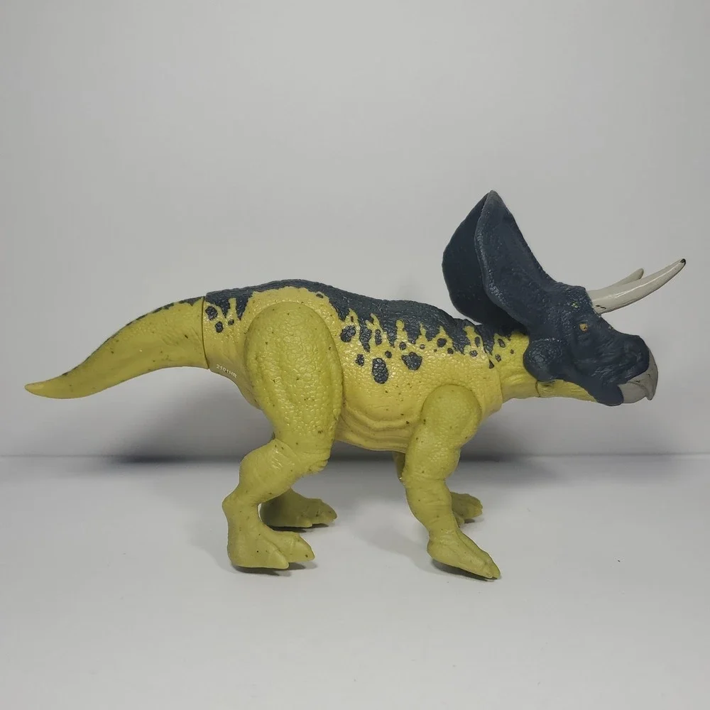Jurassic World Dino Escape Action Figure Wild Pack ZUNICERATOPS Dinosaur